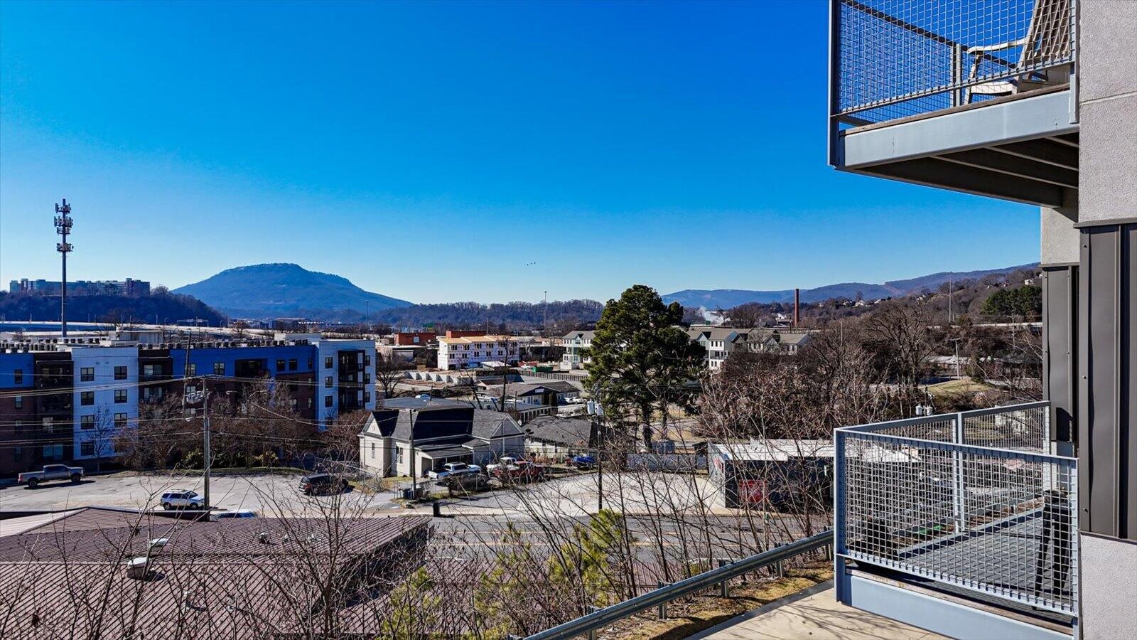 411 Fairpoint Street Unit: 202