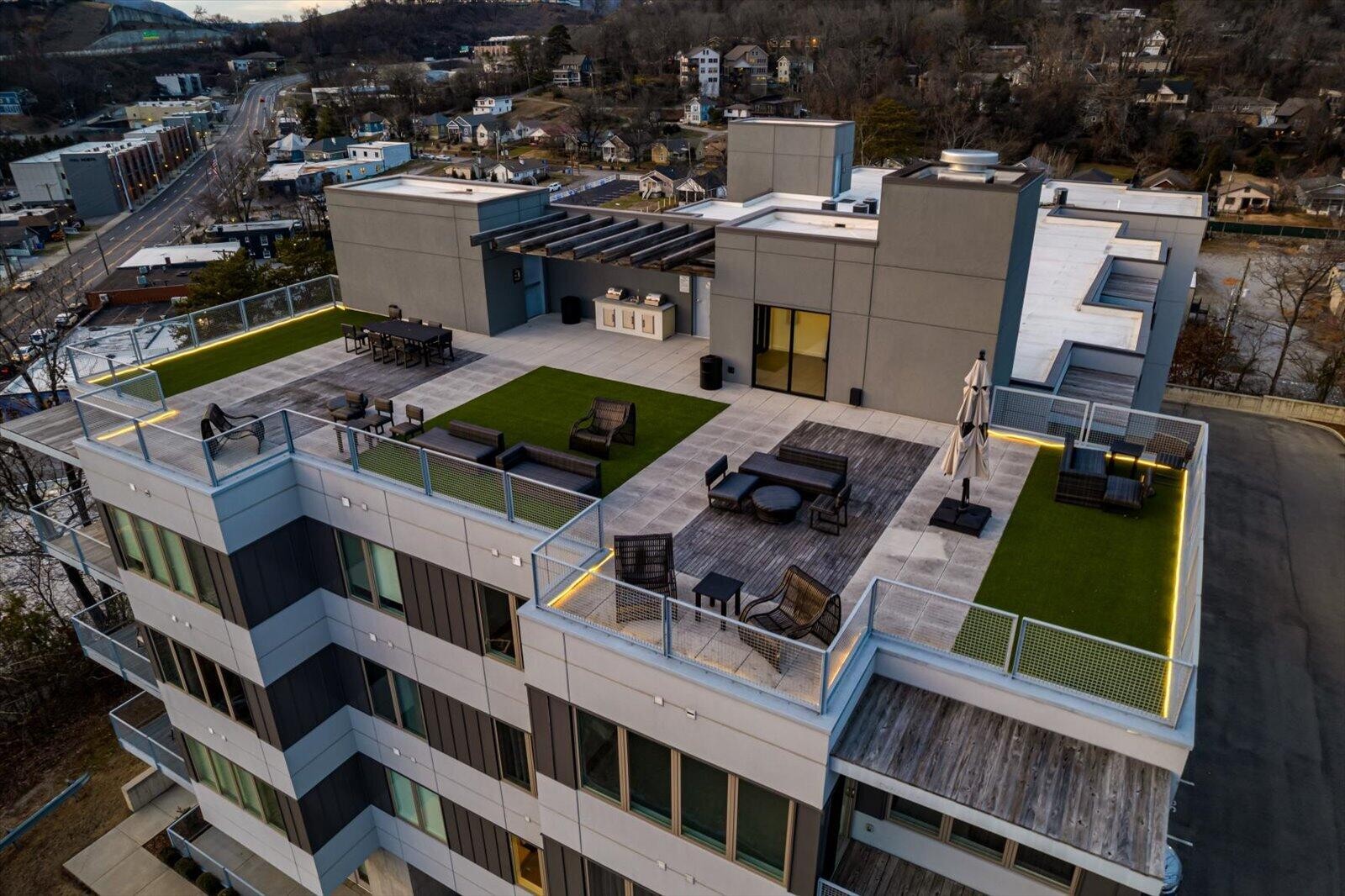 411 Fairpoint Street Unit: 202