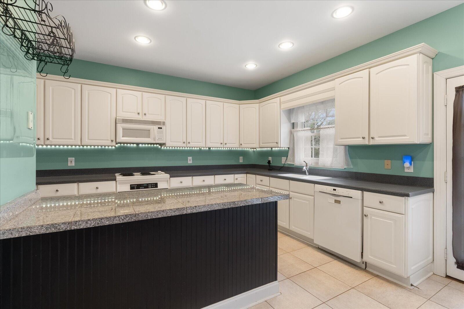 121 Oakhurst Terrace, NE