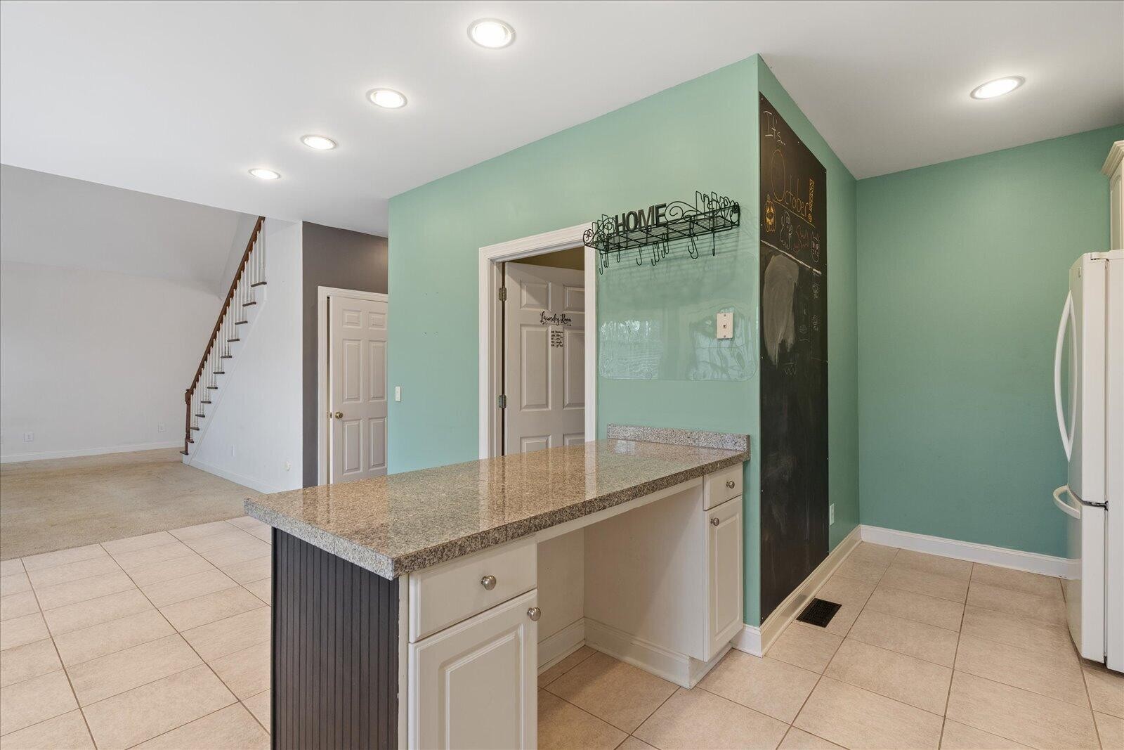 121 Oakhurst Terrace, NE