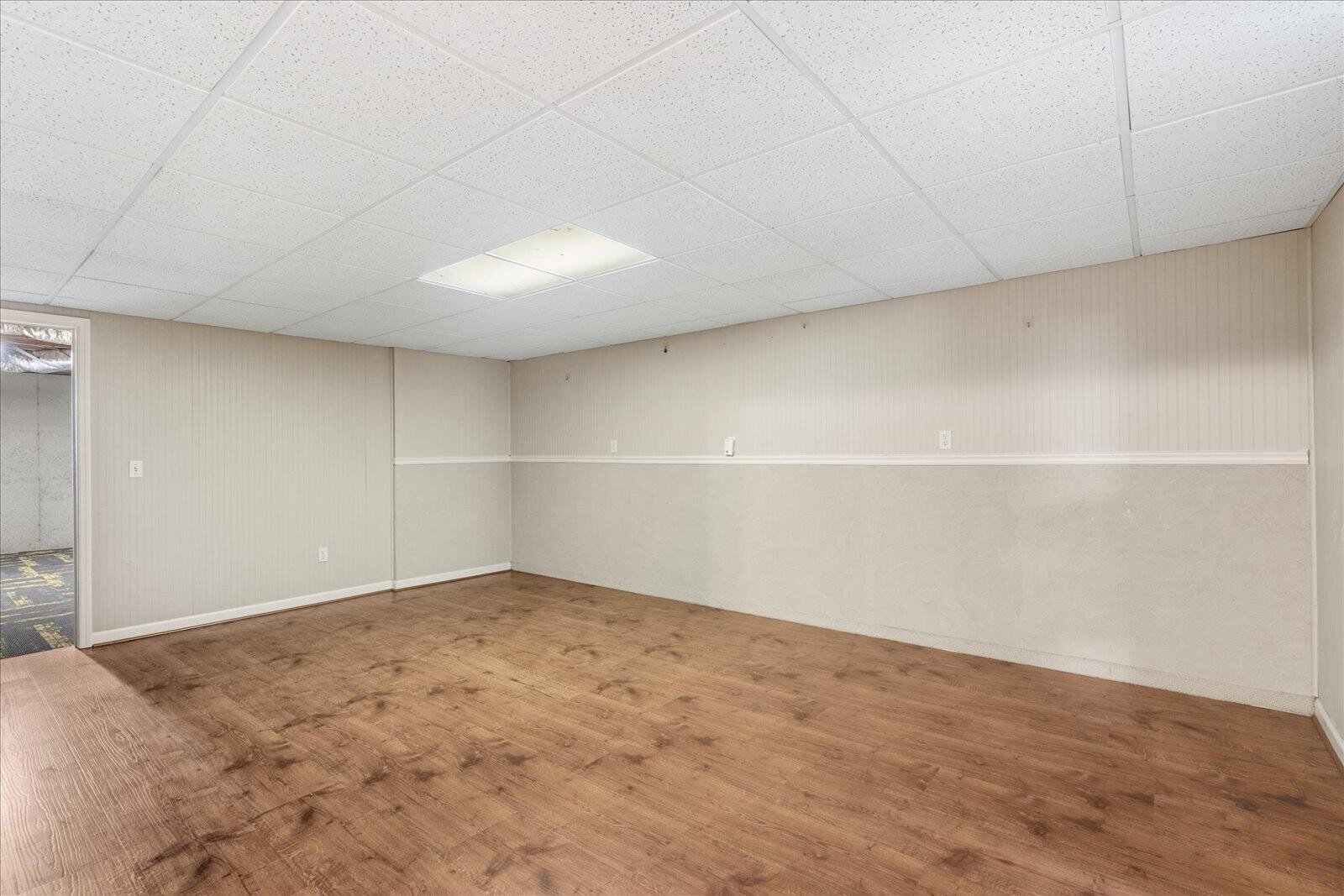 121 Oakhurst Terrace, NE