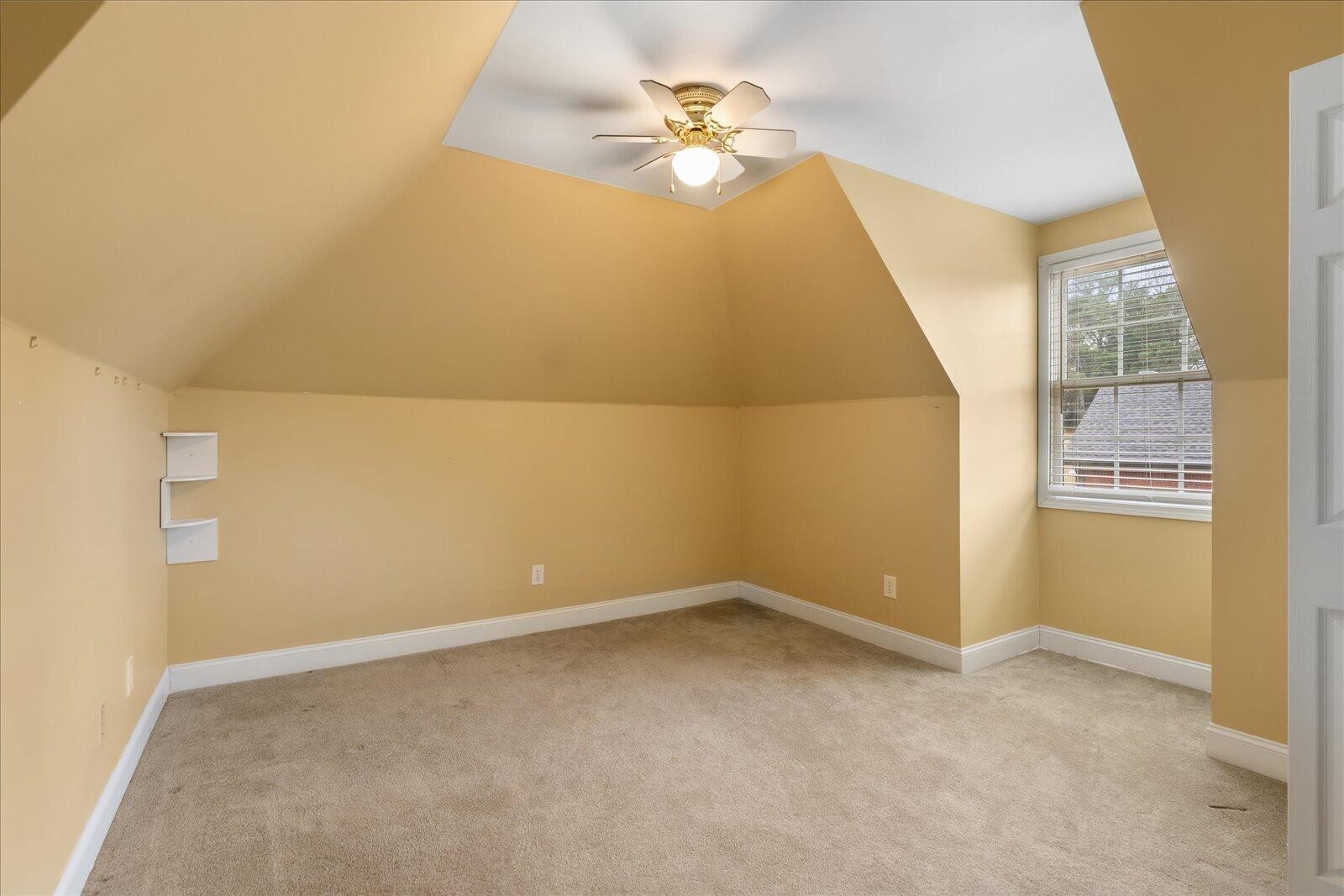 121 Oakhurst Terrace, NE