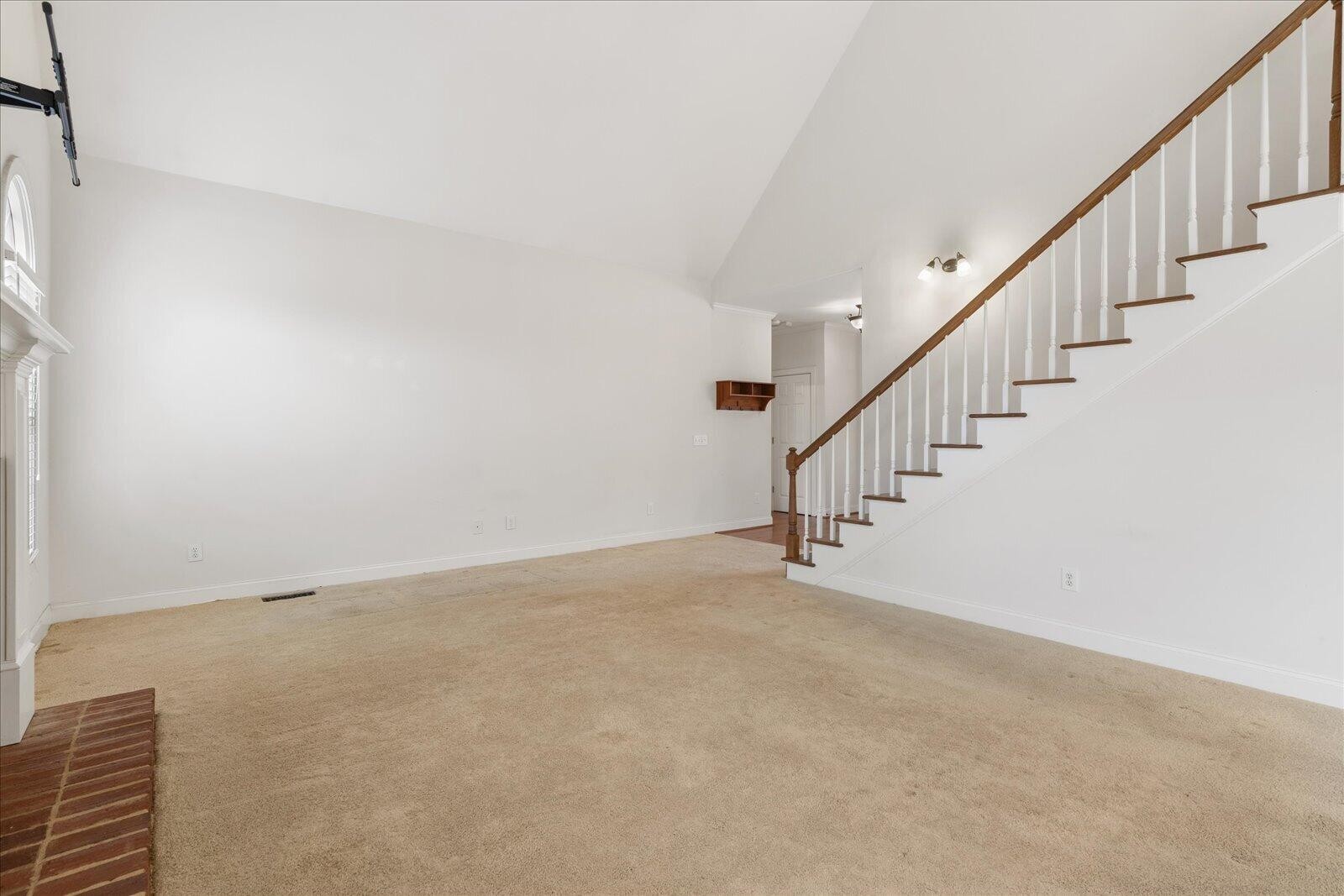 121 Oakhurst Terrace, NE