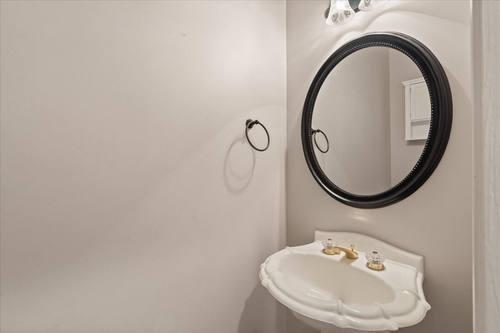 121 Oakhurst Terrace, NE