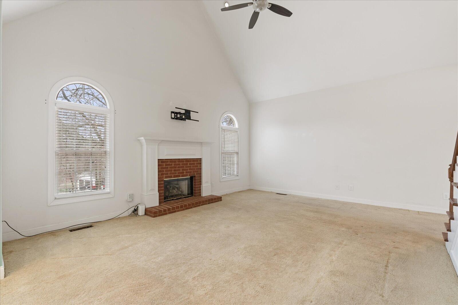 121 Oakhurst Terrace, NE