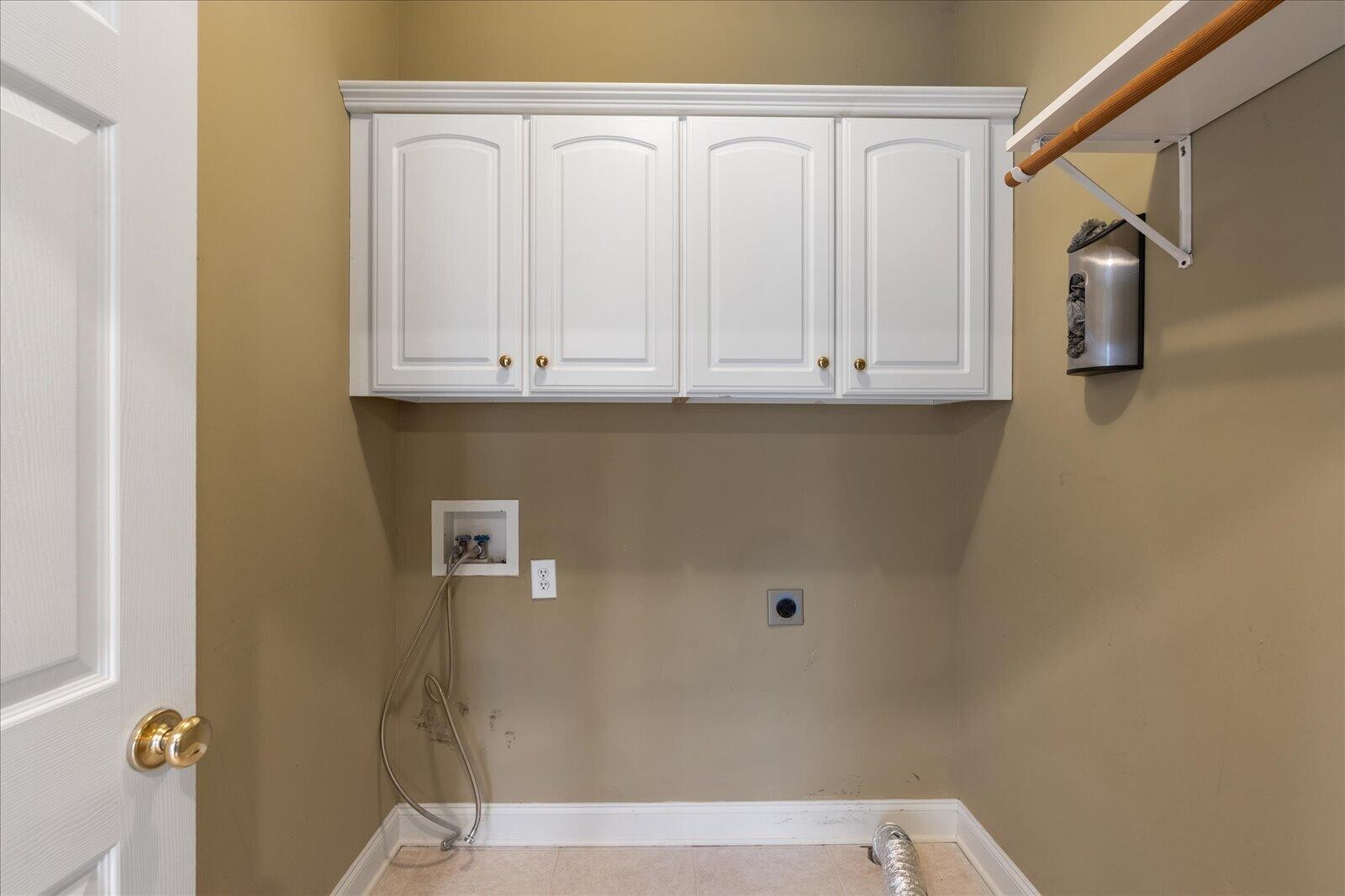 121 Oakhurst Terrace, NE