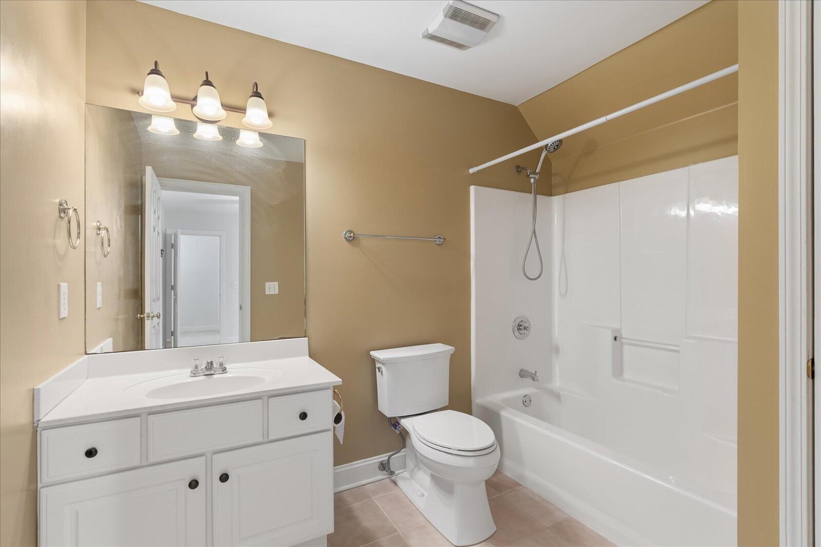 121 Oakhurst Terrace, NE