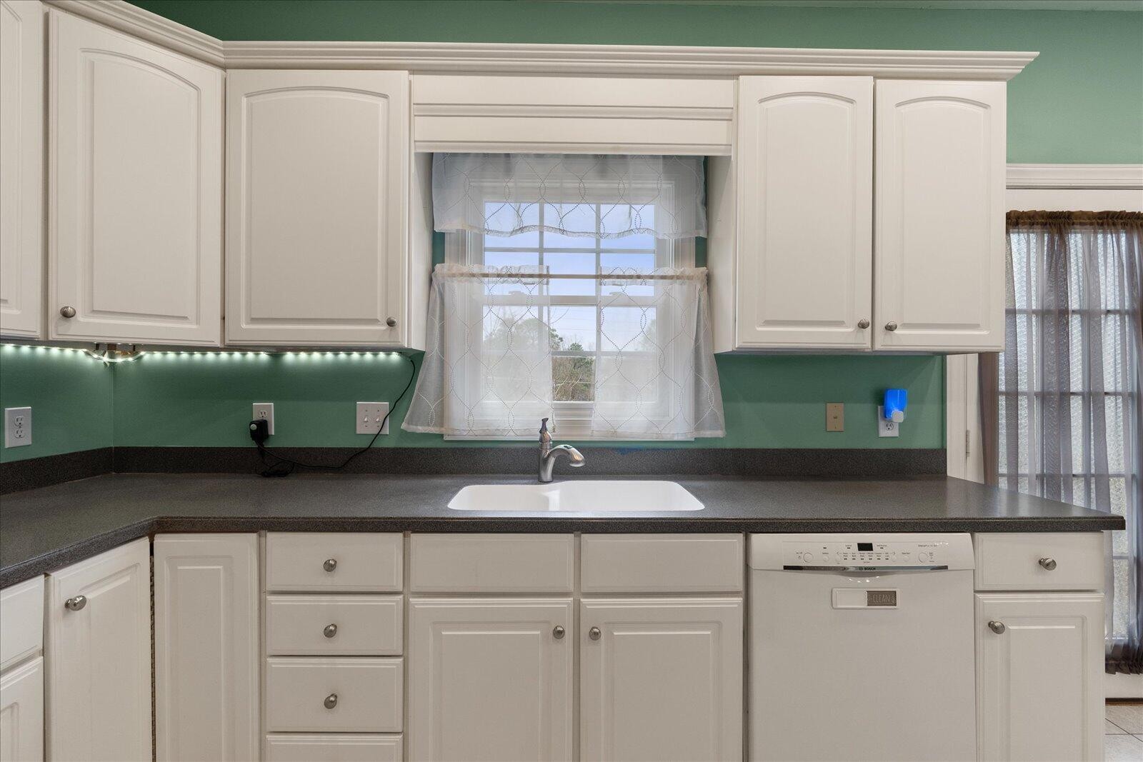 121 Oakhurst Terrace, NE