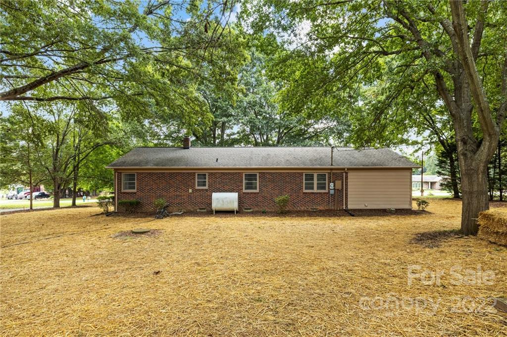 2086 Devine Road