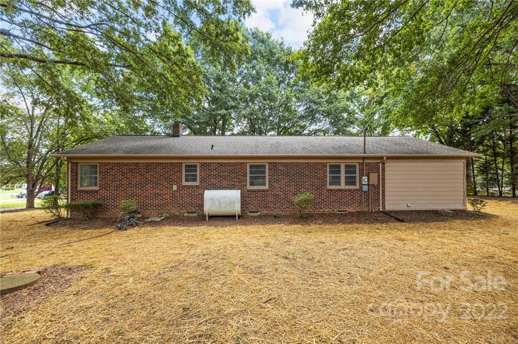 2086 Devine Road
