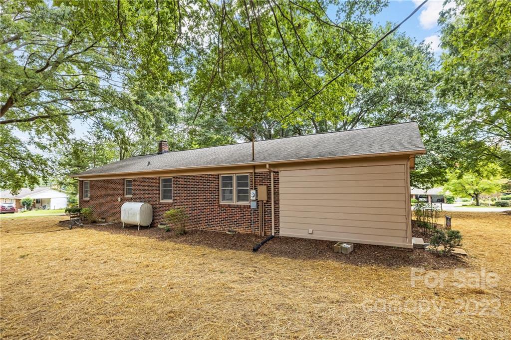 2086 Devine Road