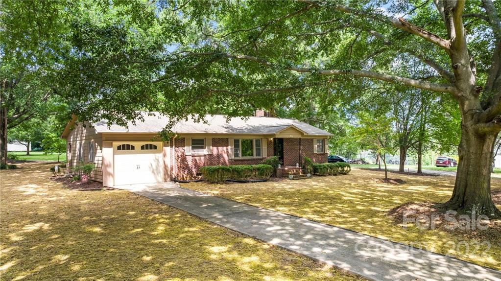 2086 Devine Road