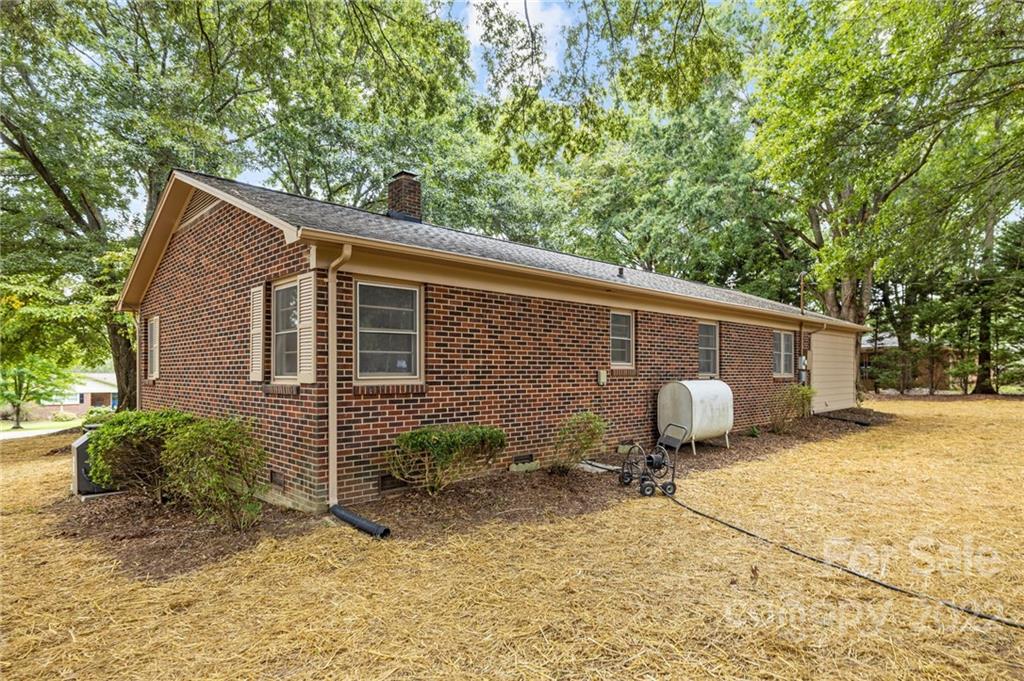 2086 Devine Road