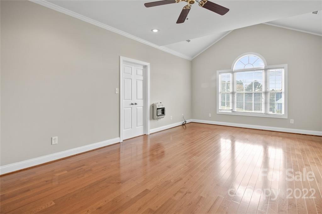 547 Luther Drive