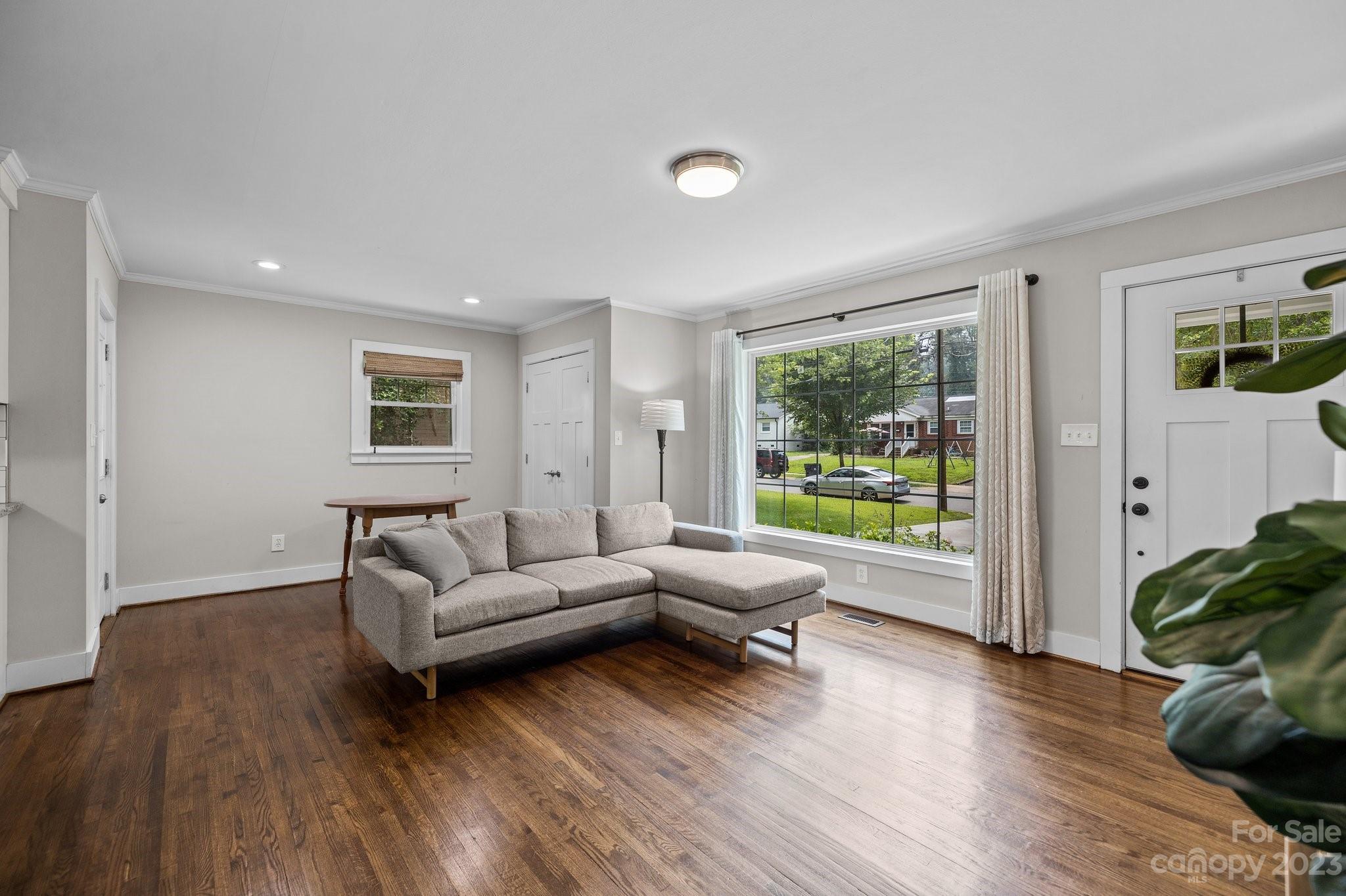 2609 Dora Drive