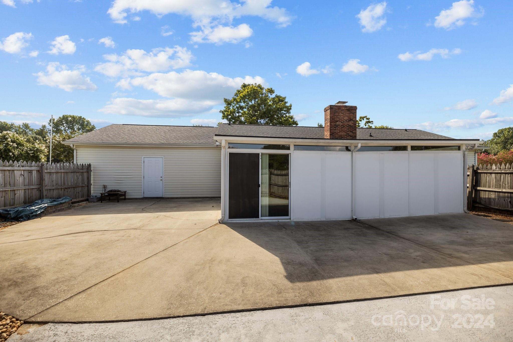 2221 Springwater Drive