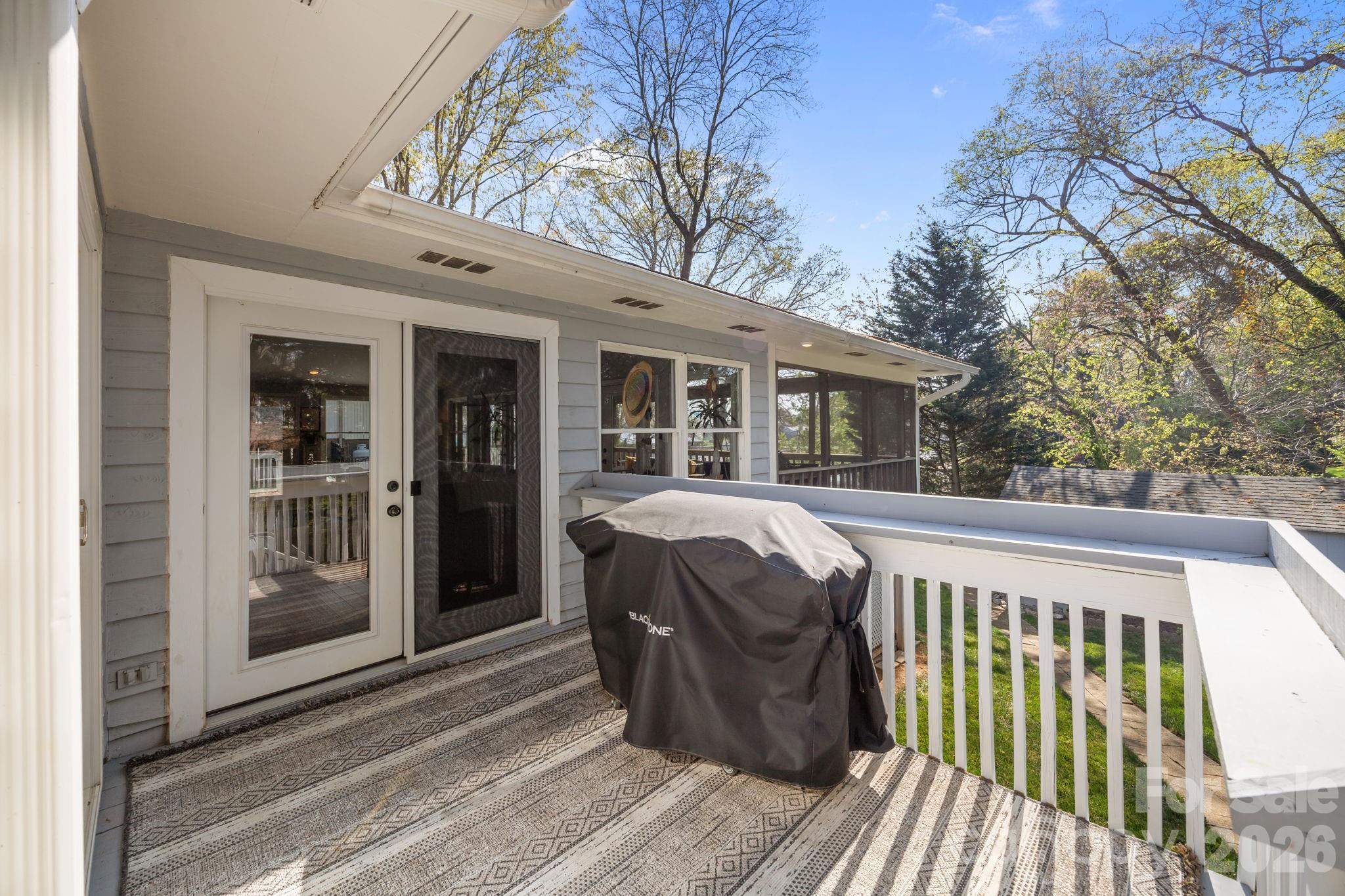 5218 Glenwood Street