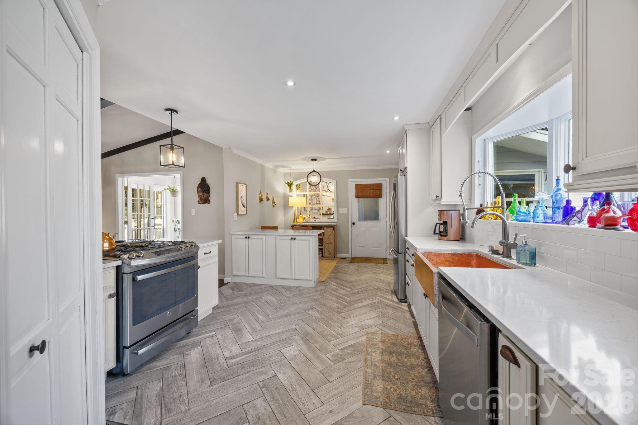 5218 Glenwood Street