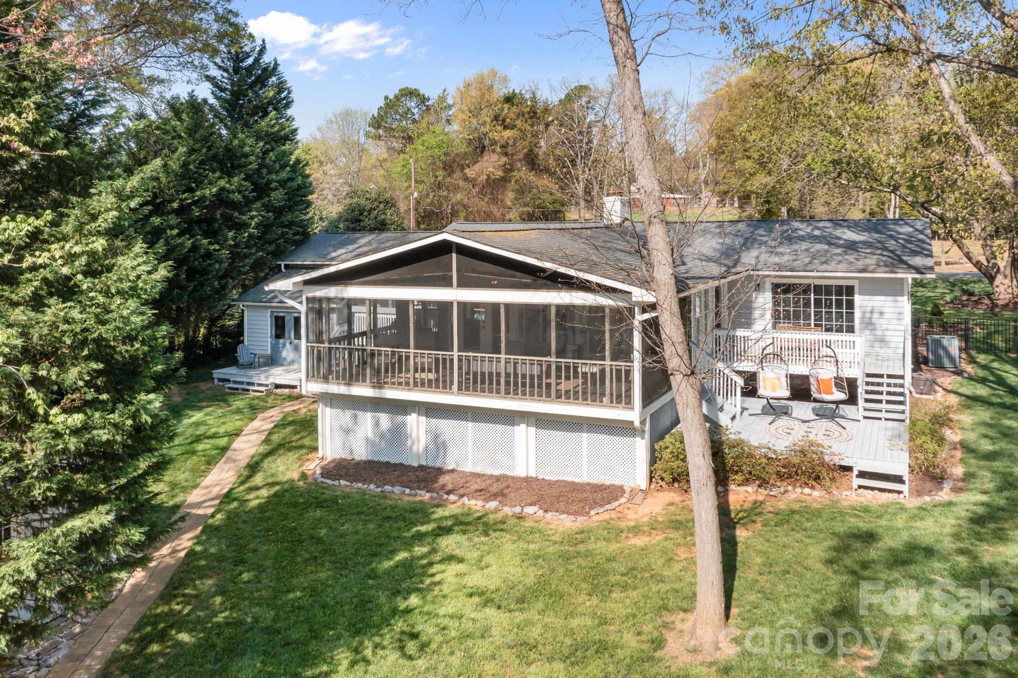 5218 Glenwood Street