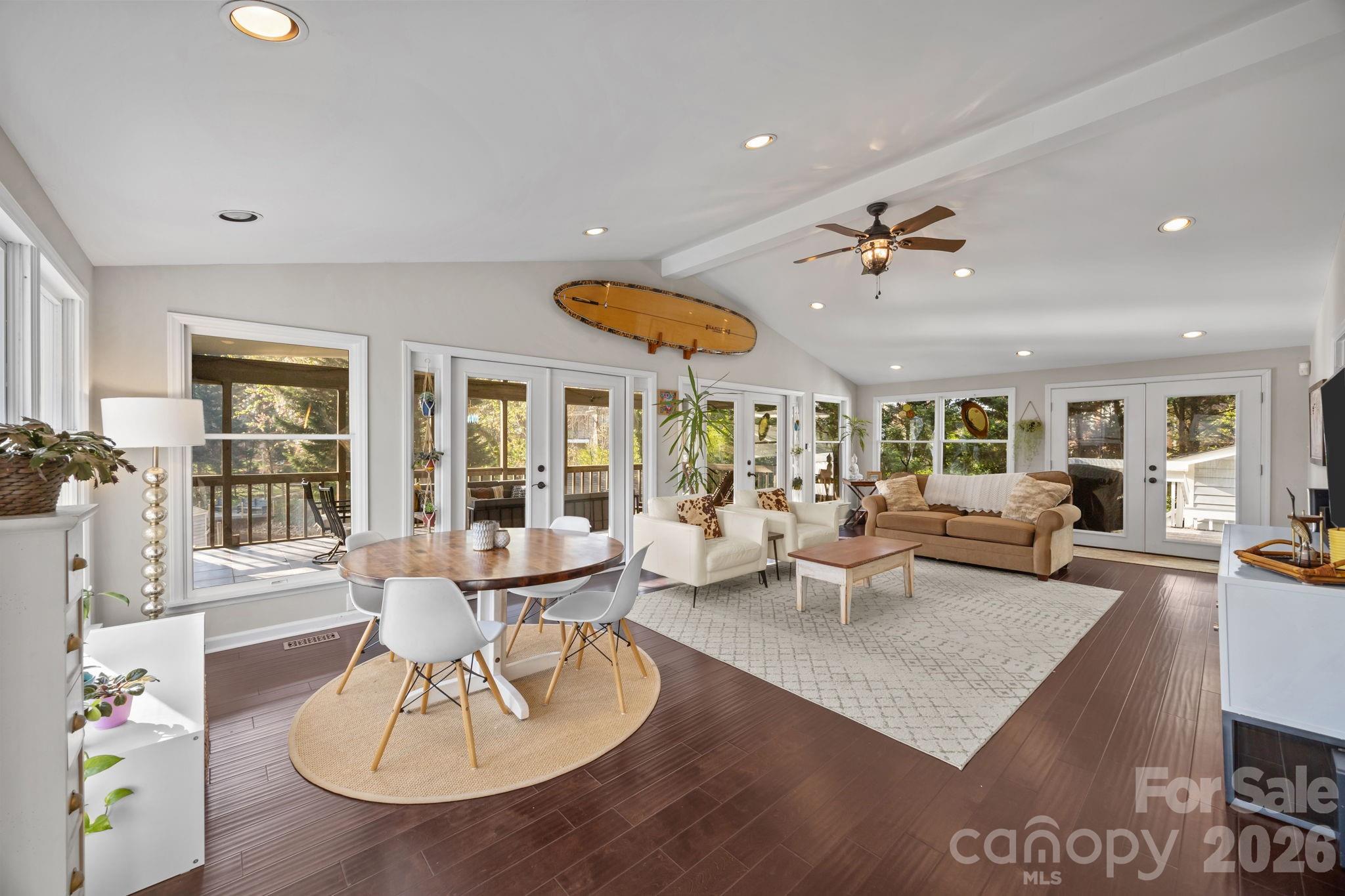 5218 Glenwood Street