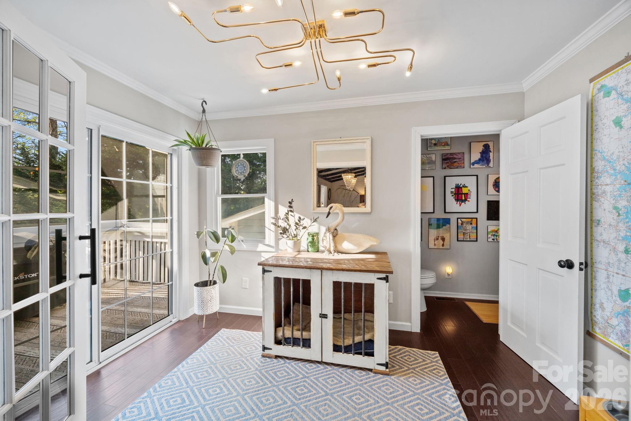 5218 Glenwood Street