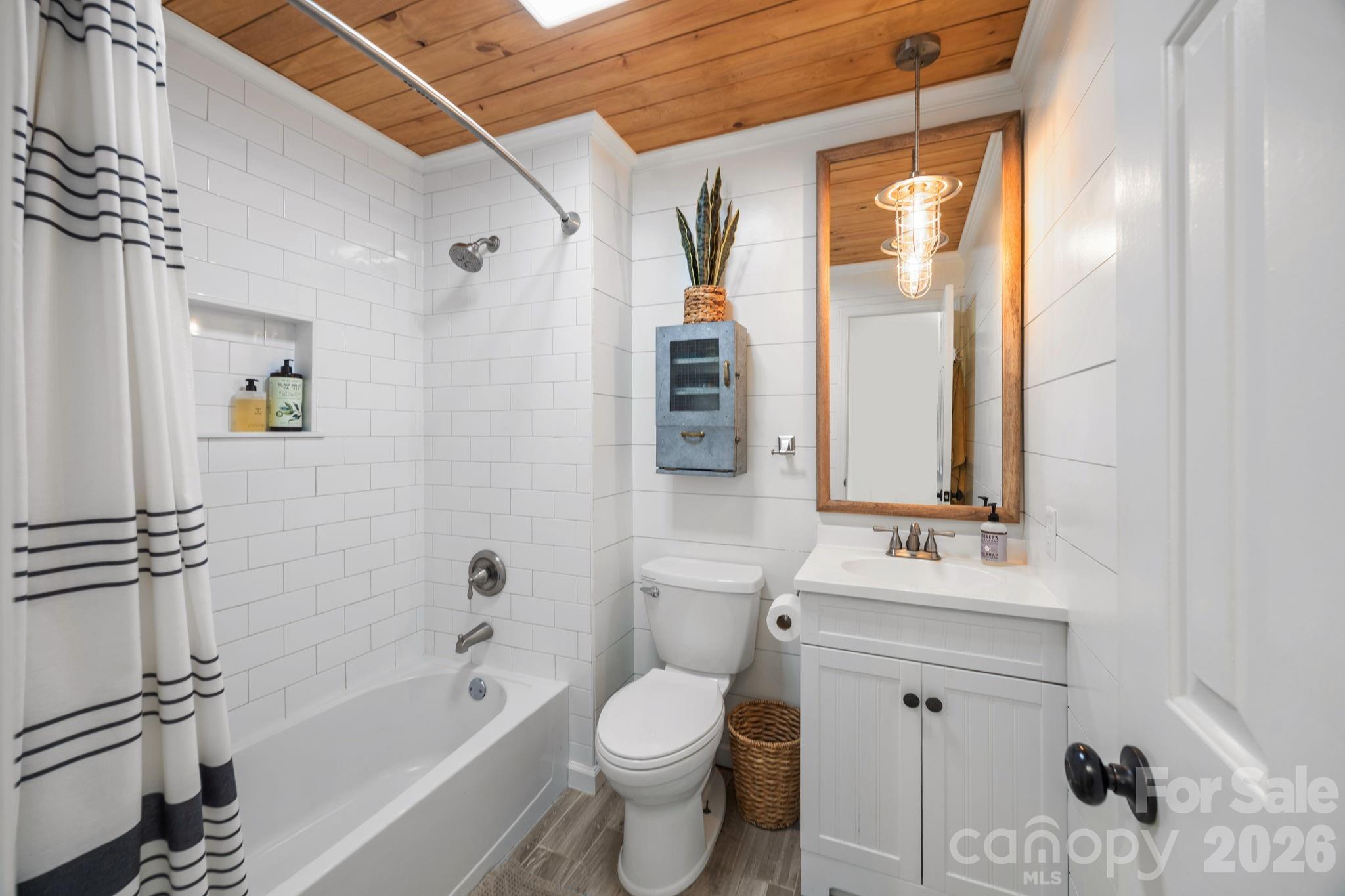 5218 Glenwood Street