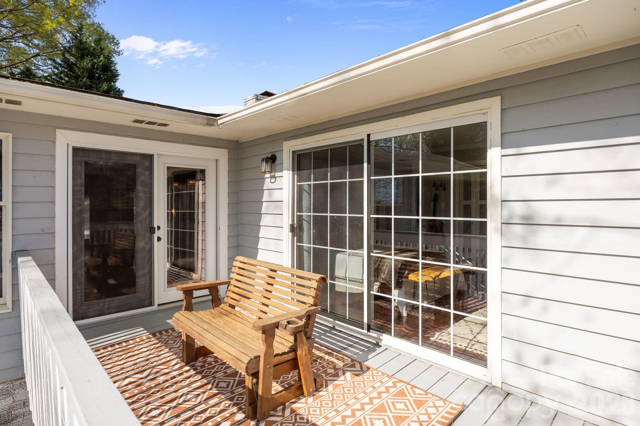 5218 Glenwood Street