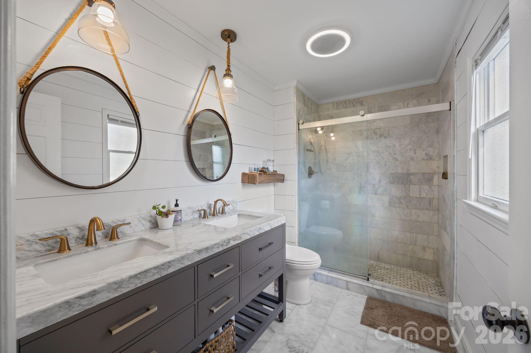 5218 Glenwood Street