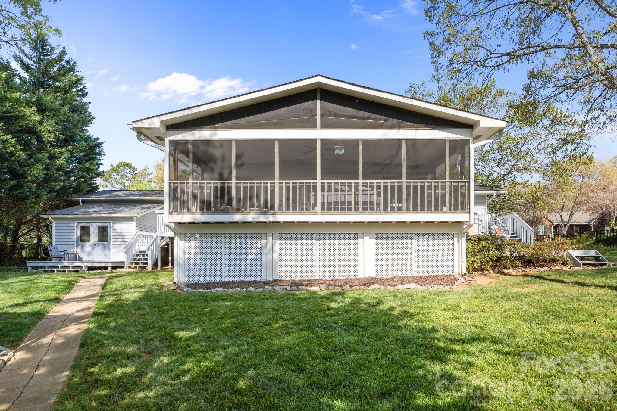 5218 Glenwood Street