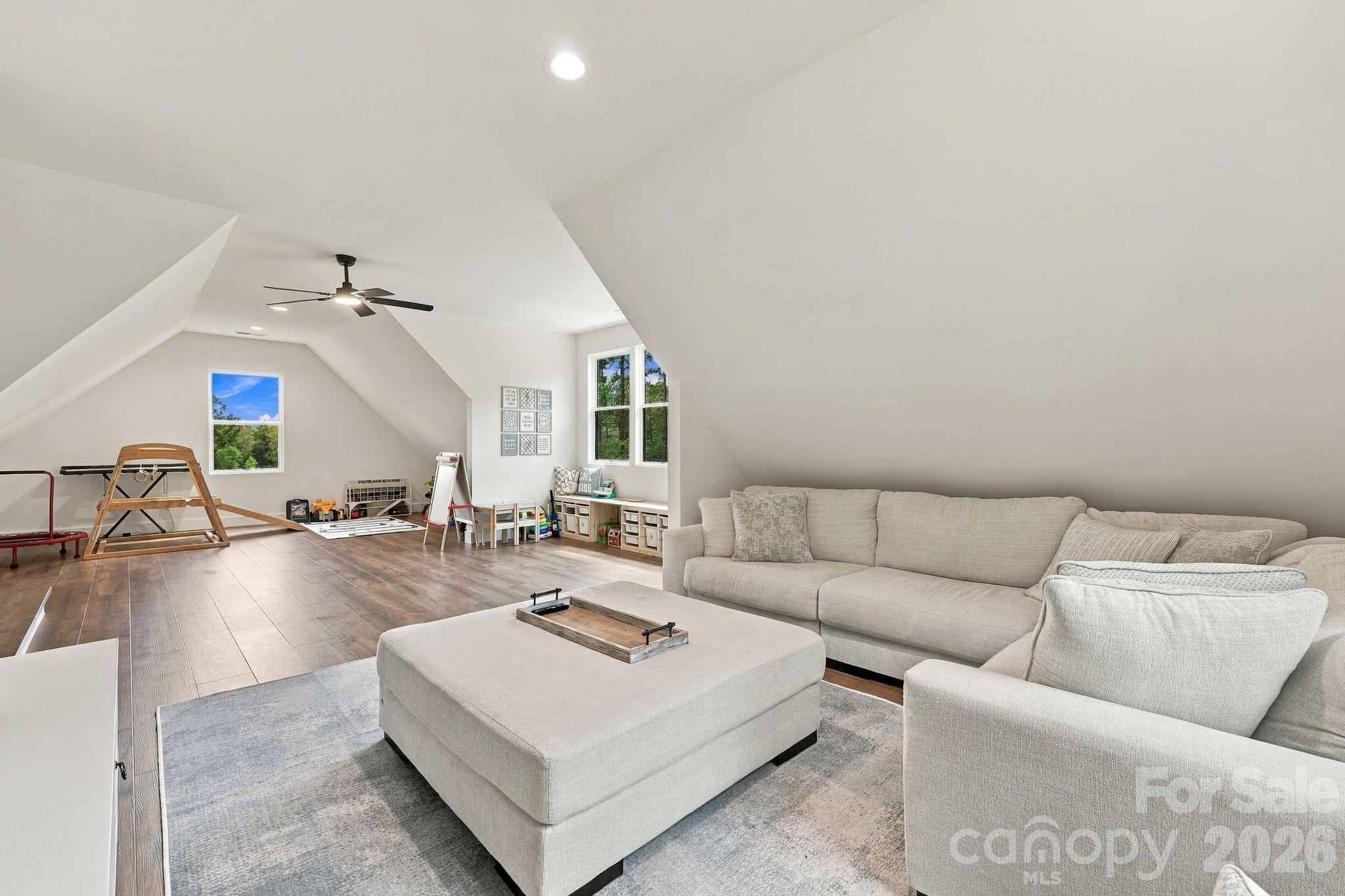 6840 Grinnell Trail