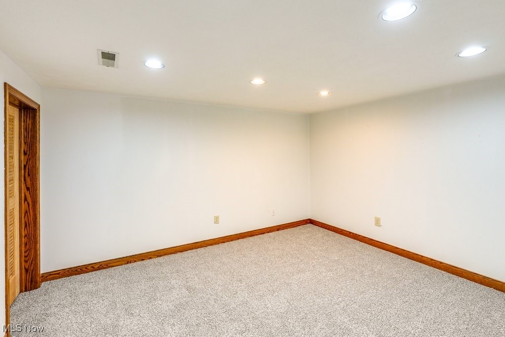 8273 N Casswell Circle NW