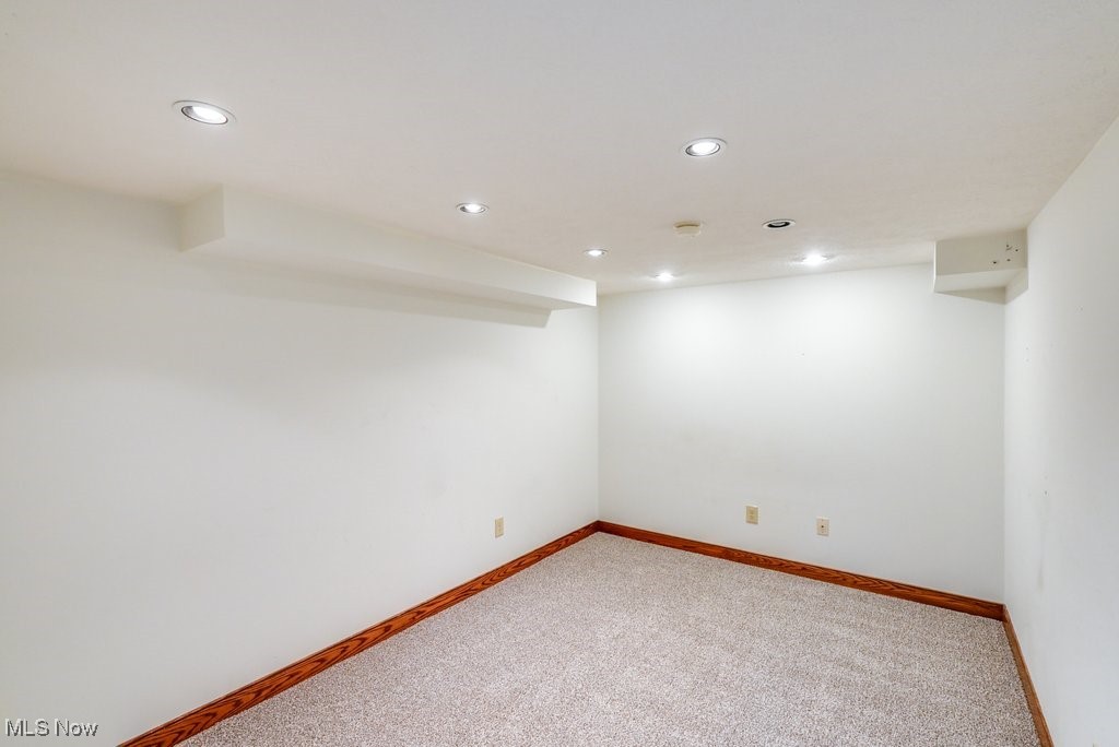 8273 N Casswell Circle NW