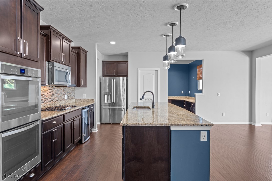 256 E Legend Court