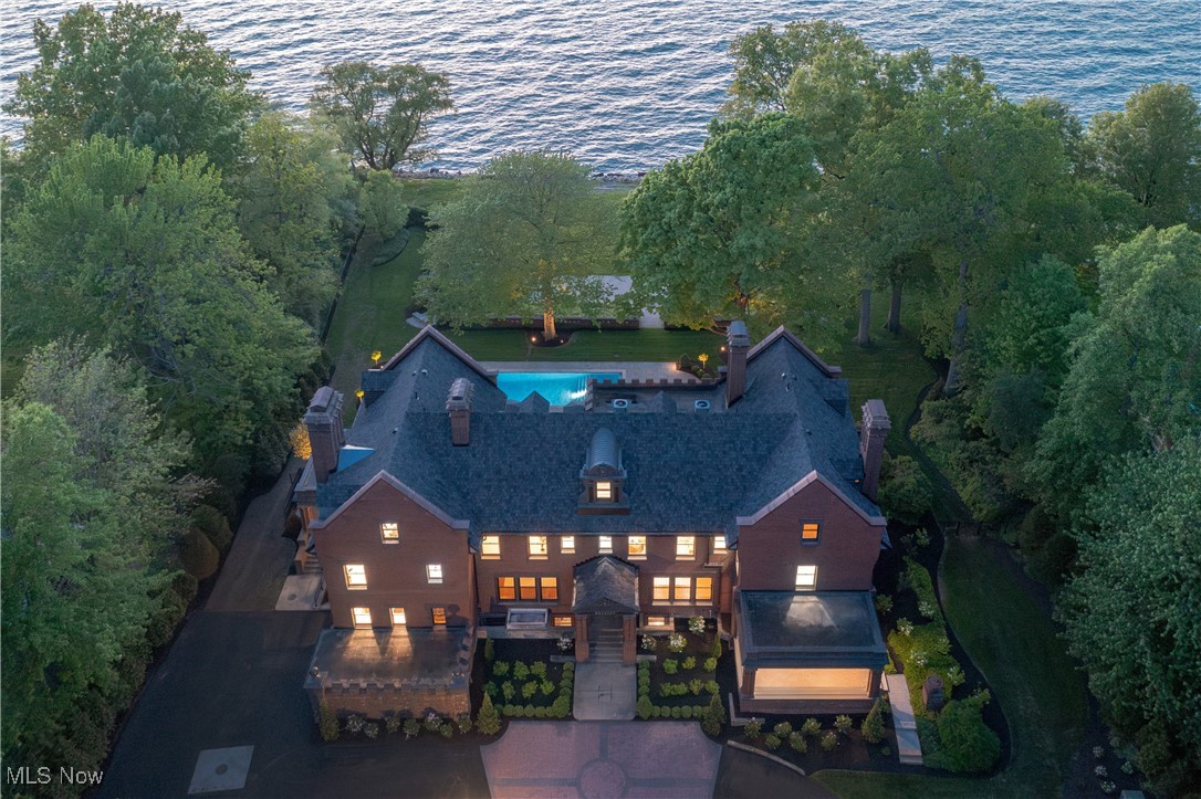 12725 Lake Shore Boulevard