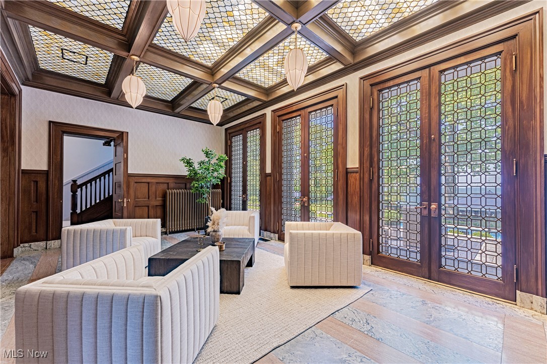 12725 Lake Shore Boulevard