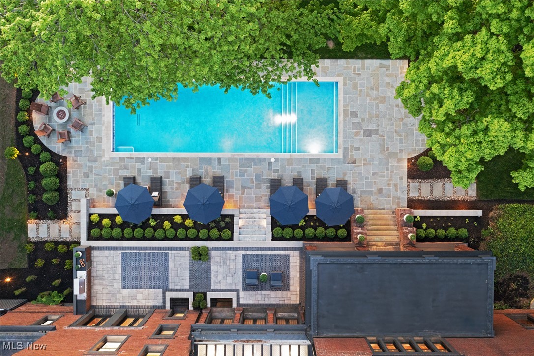 12725 Lake Shore Boulevard