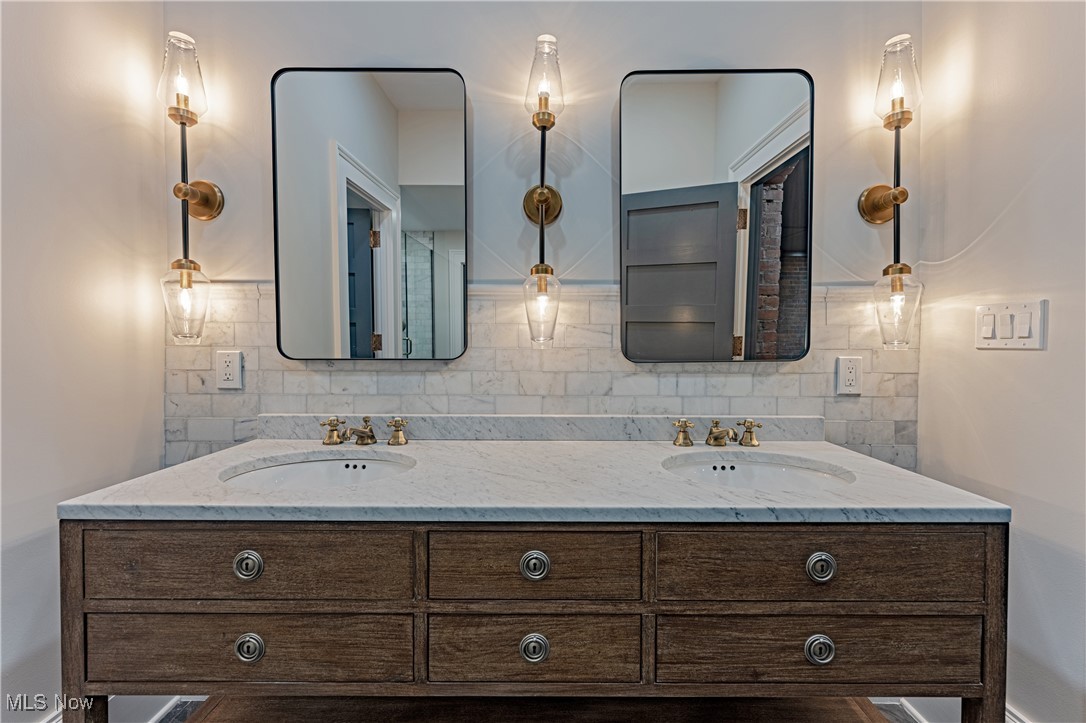 12725 Lake Shore Boulevard