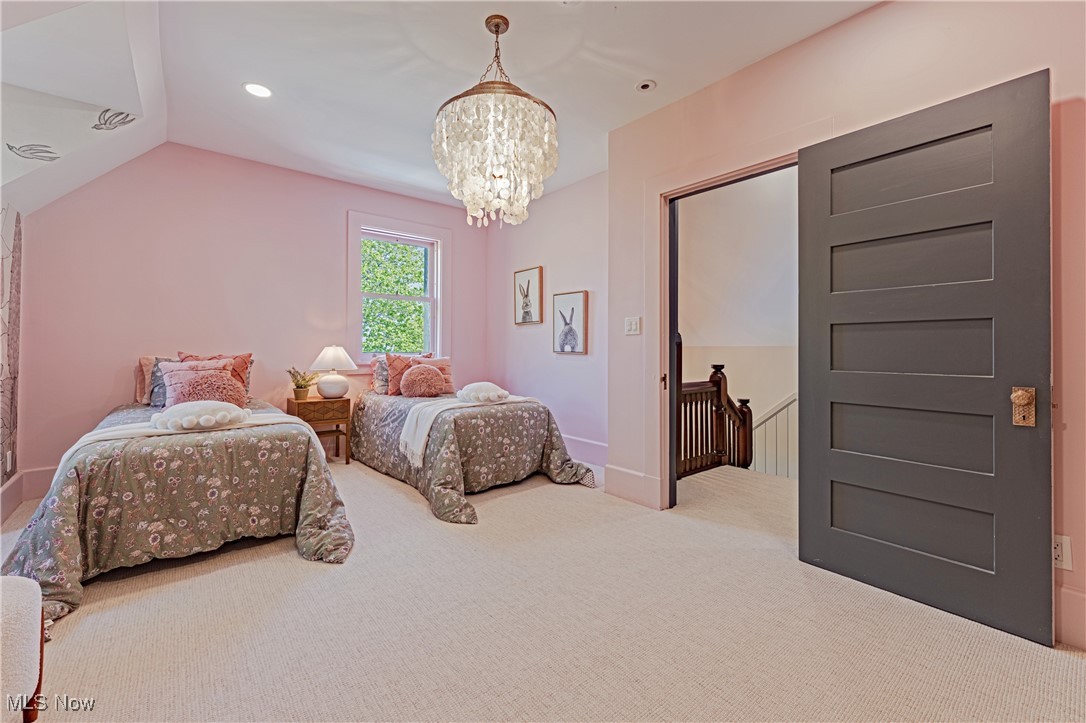 12725 Lake Shore Boulevard