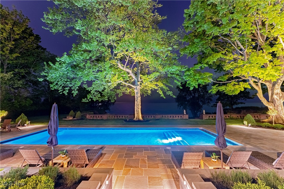 12725 Lake Shore Boulevard