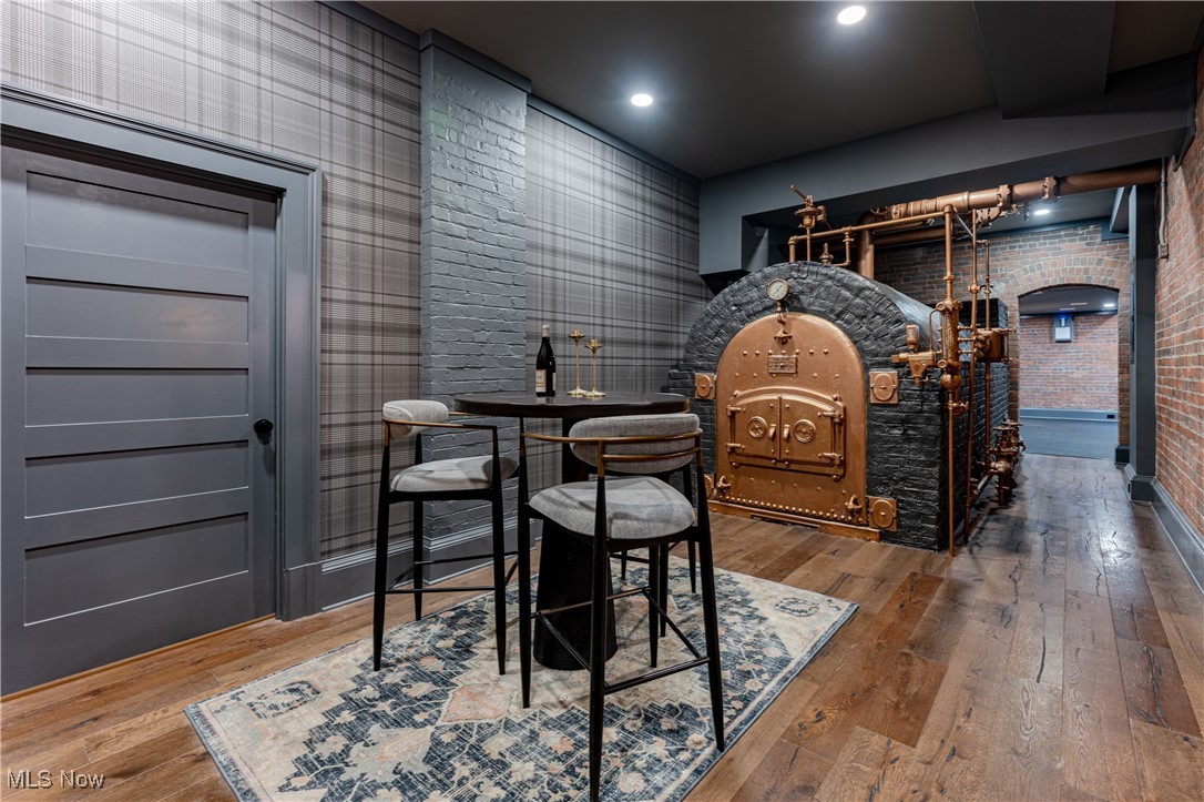 12725 Lake Shore Boulevard