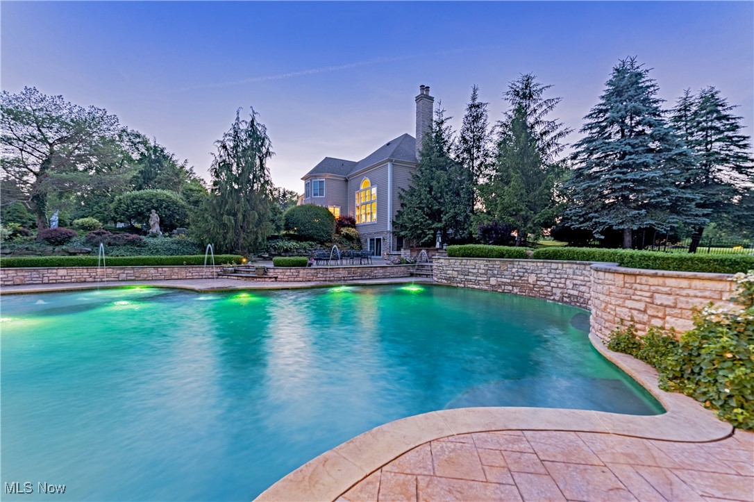 915 Creek View Drive