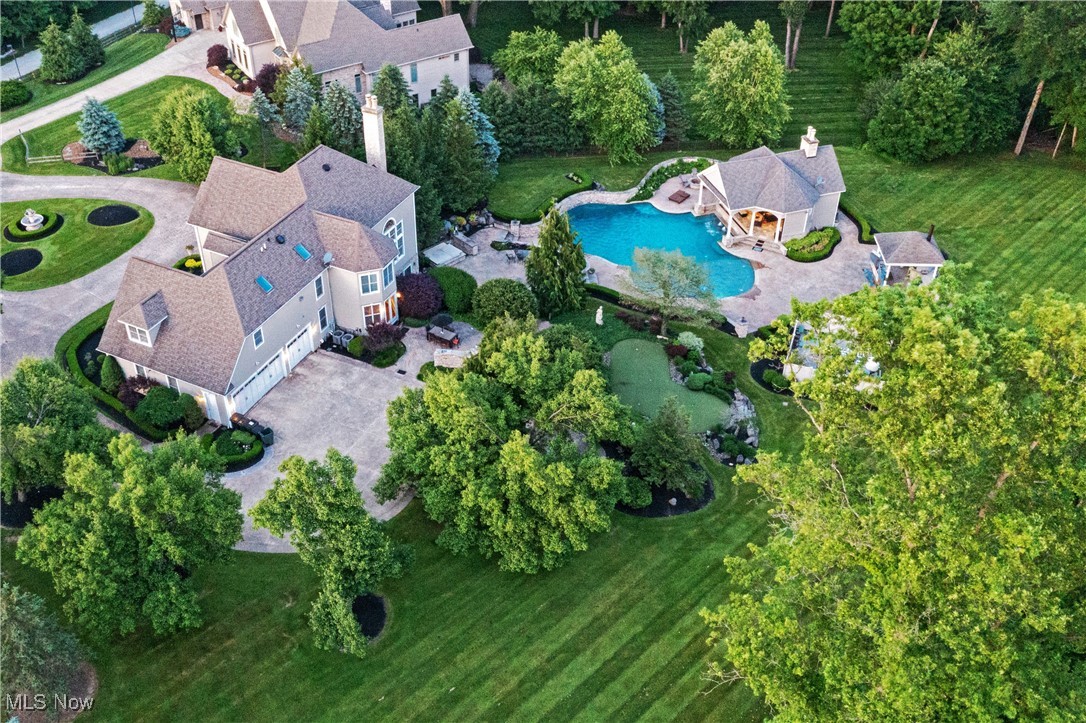 915 Creek View Drive