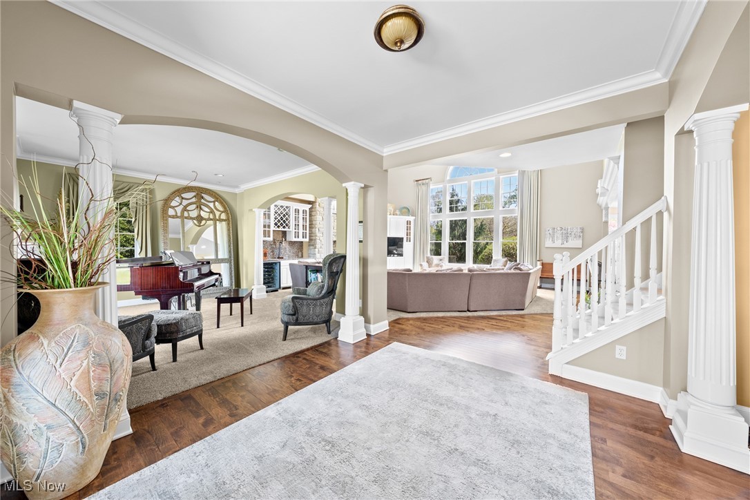 915 Creek View Drive