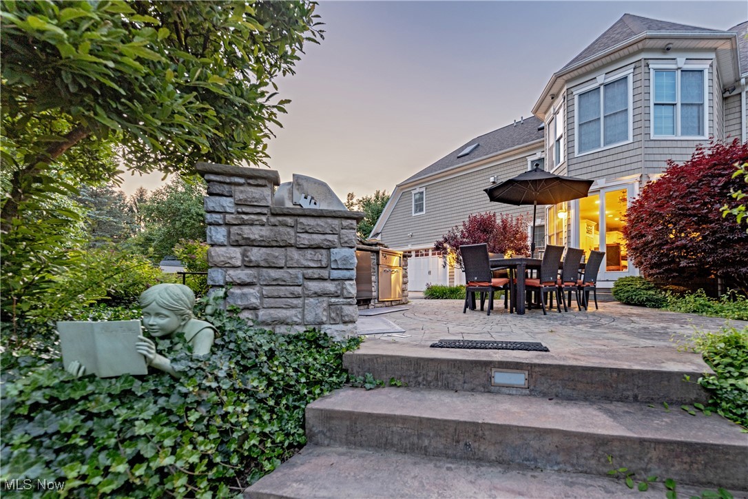 915 Creek View Drive