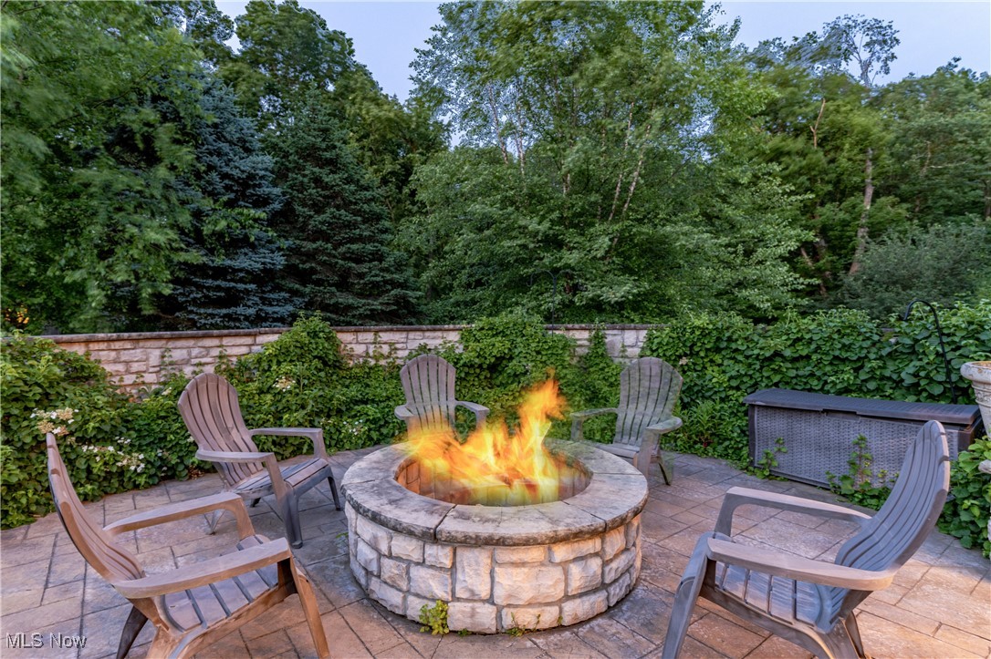 915 Creek View Drive