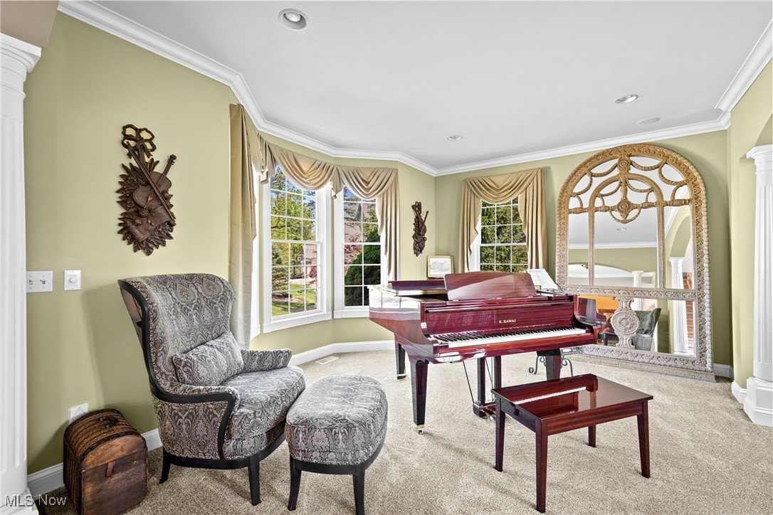 915 Creek View Drive