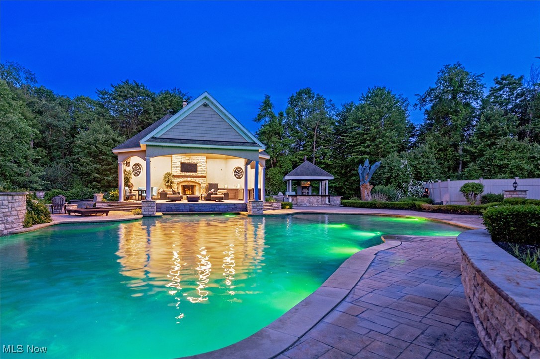 915 Creek View Drive