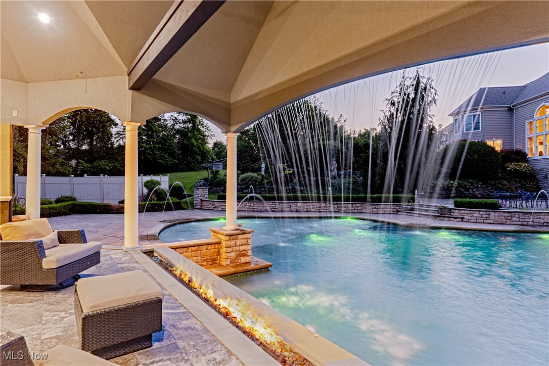 915 Creek View Drive