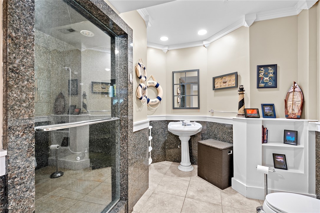 915 Creek View Drive