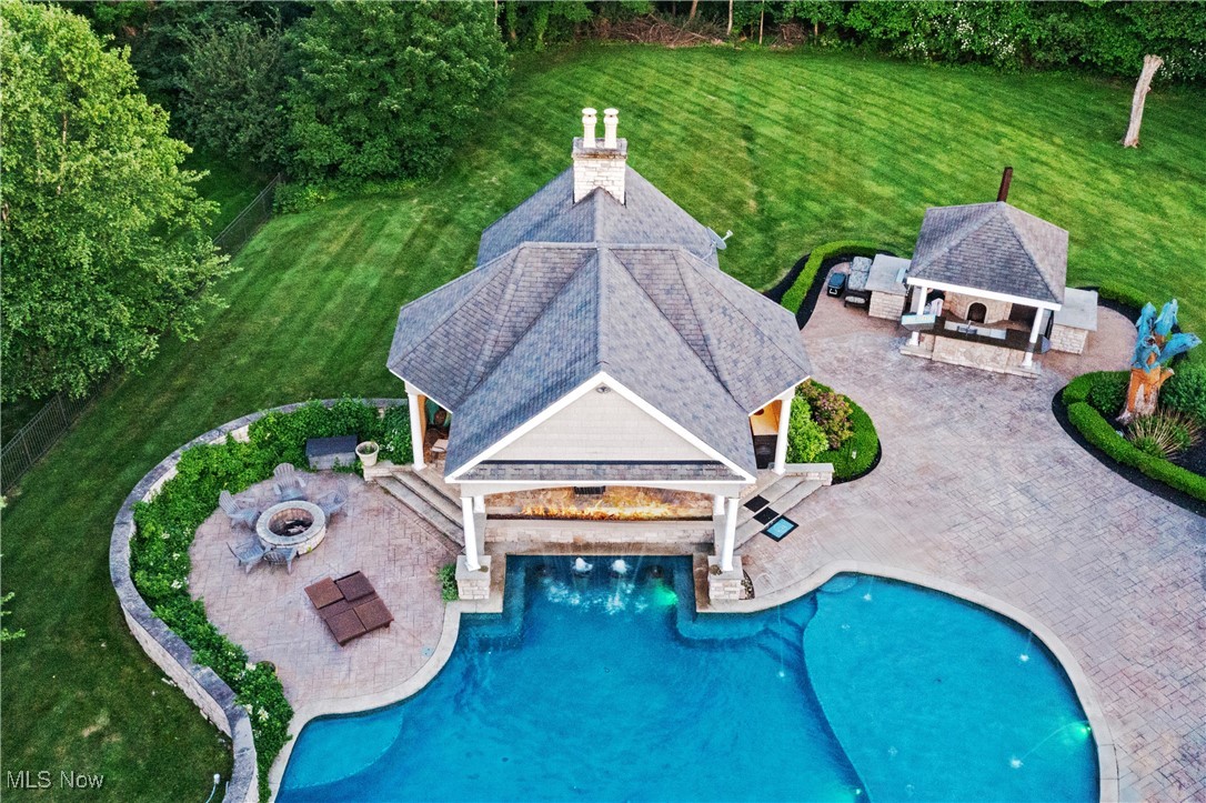 915 Creek View Drive